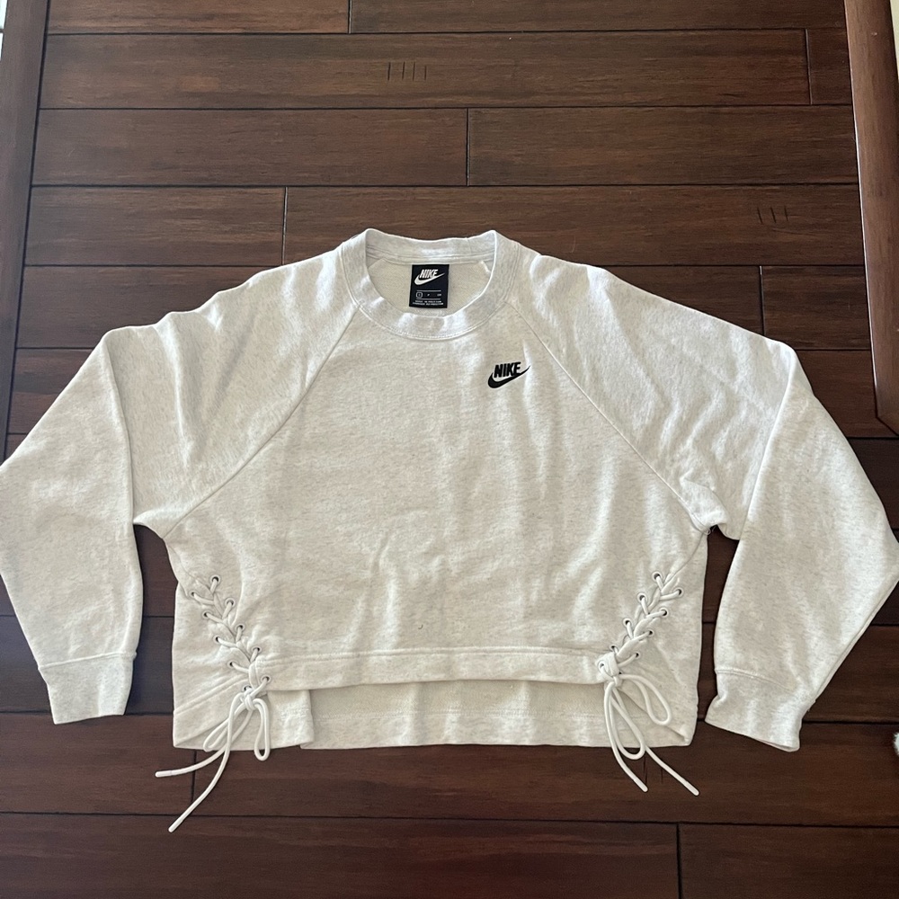 Nike light gray cropped sweatshirt